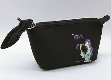 Porcellana La borsa nera dell'articolo da toeletta di viaggio della tela/il modello stampato seta ha personalizzato le borse del cosmetico di viaggio fornitore